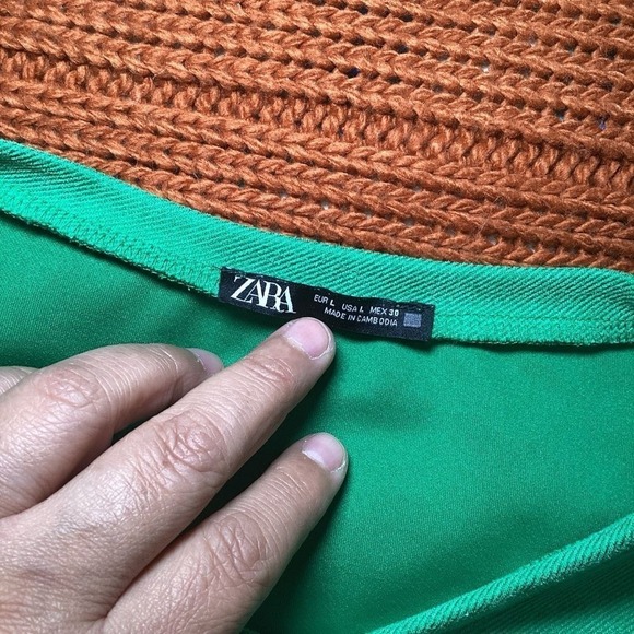 Zara Elegant Kelly Green Short Sleeve Shift Dress w/ Front faux Pockets - Picture 4 of 11